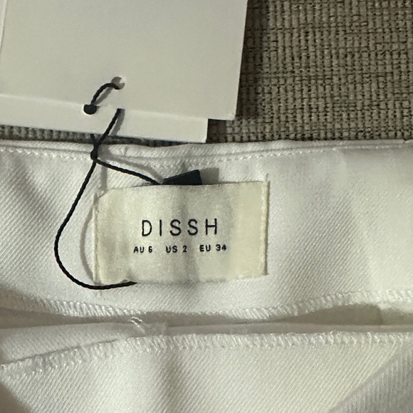 DISSH Elegant White Skort - Picture 6 of 7
